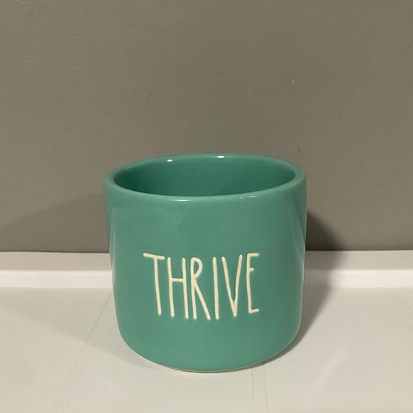 RAE DUNN “ THRIVE “ Mini Planter Pot - Picture 1 of 3